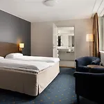 سكانديك نيبتون 4*